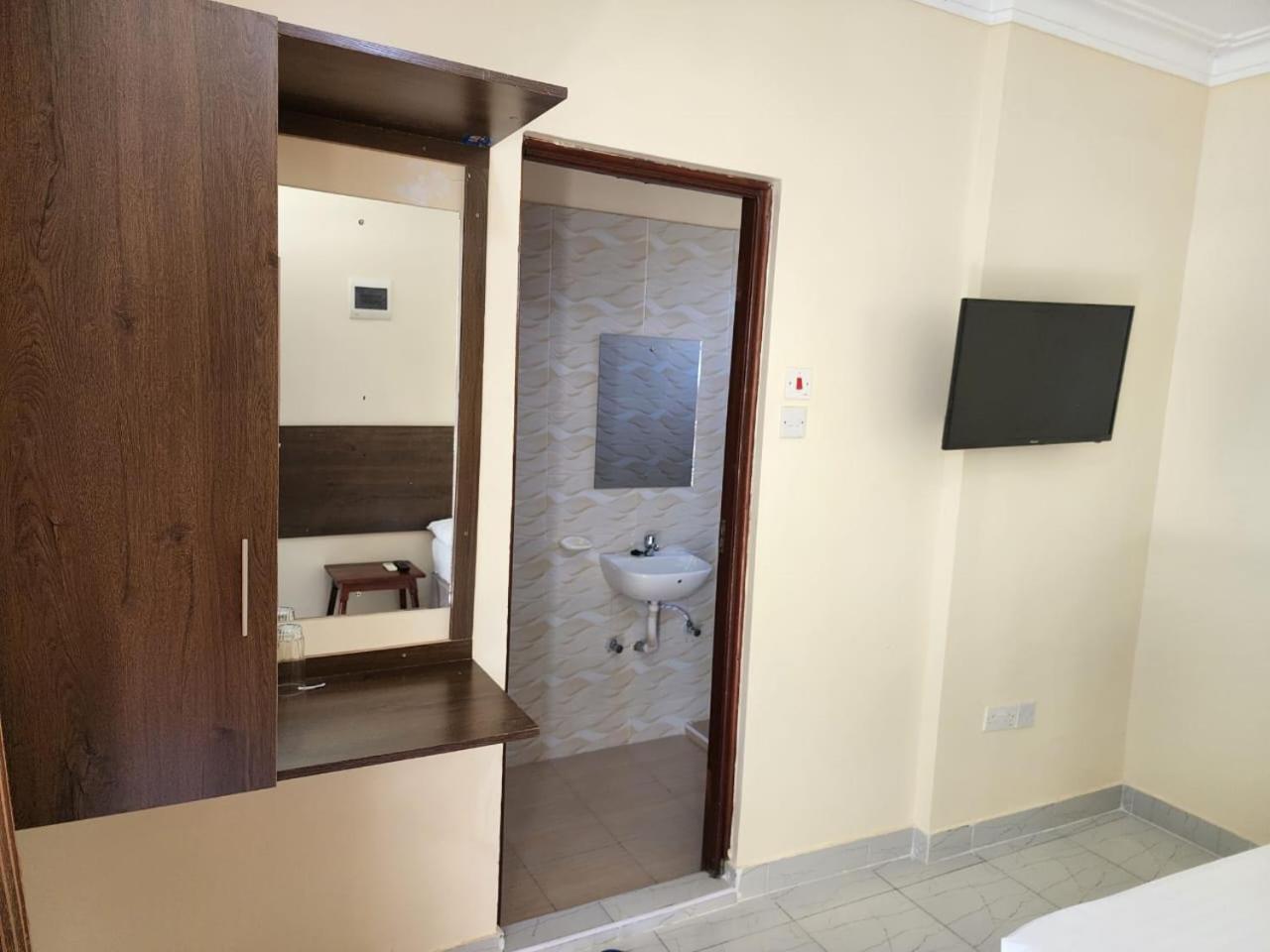 Prestige Leisure Hotel Мтуапа Екстер'єр фото